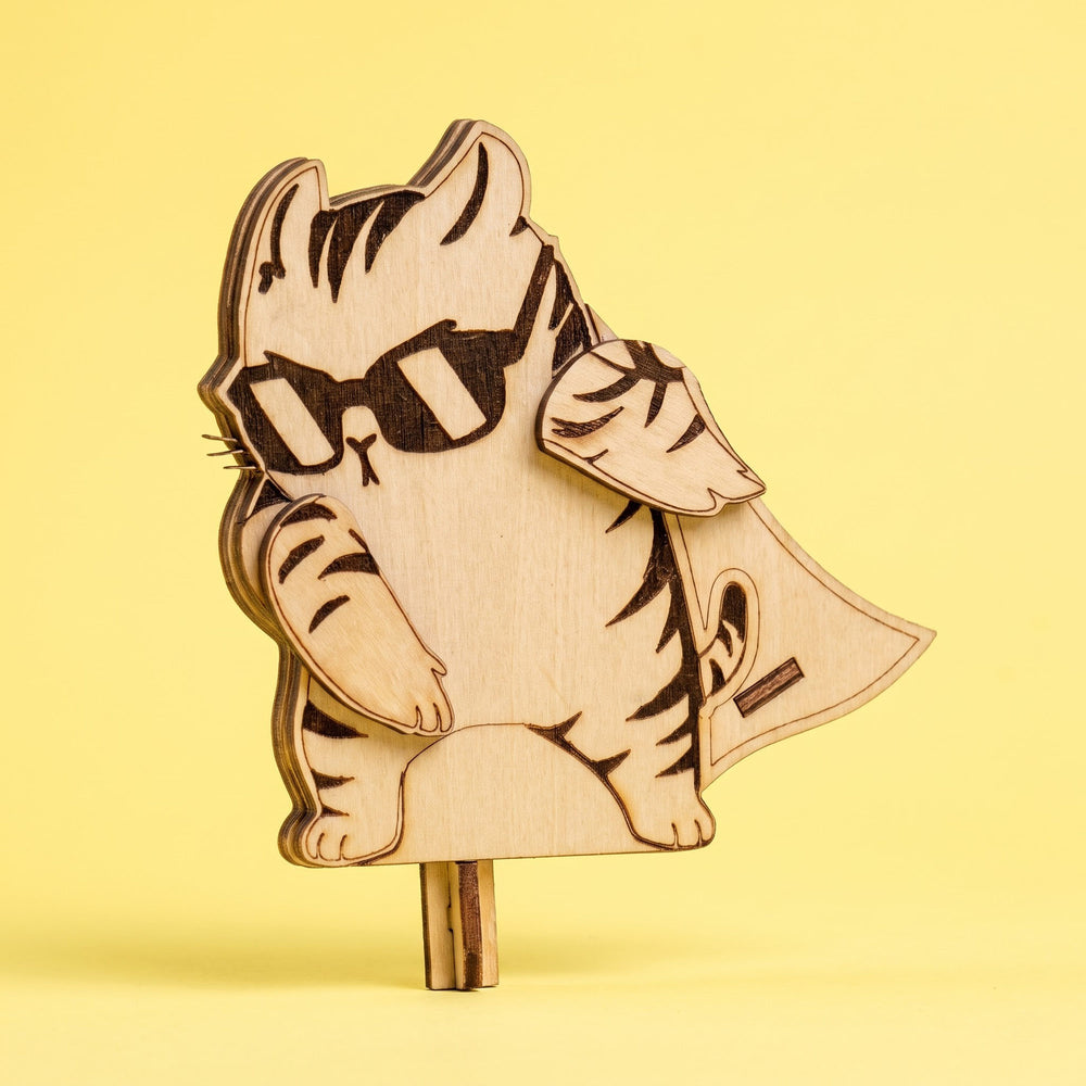 A compact display sculpture