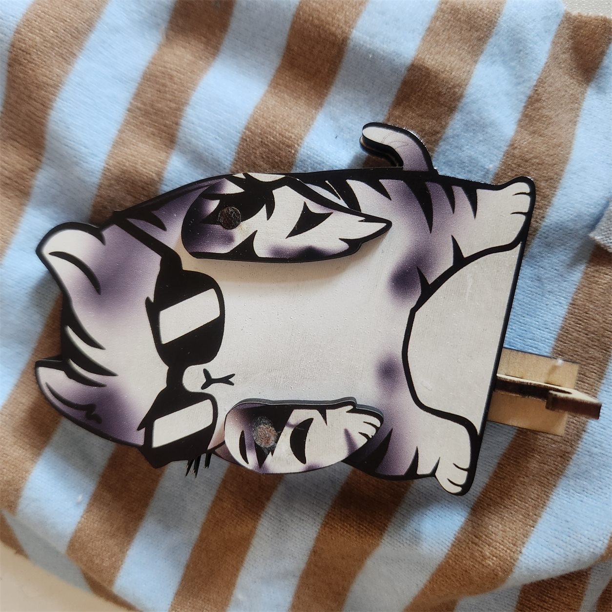 Dabbing Gray Tabby Wooden Key Holder customer review photo